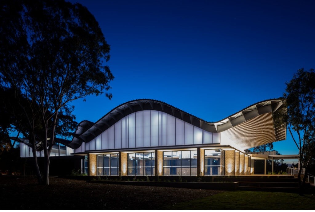 luz natural en la arquitectura - Centro Vecinal Woodcroft