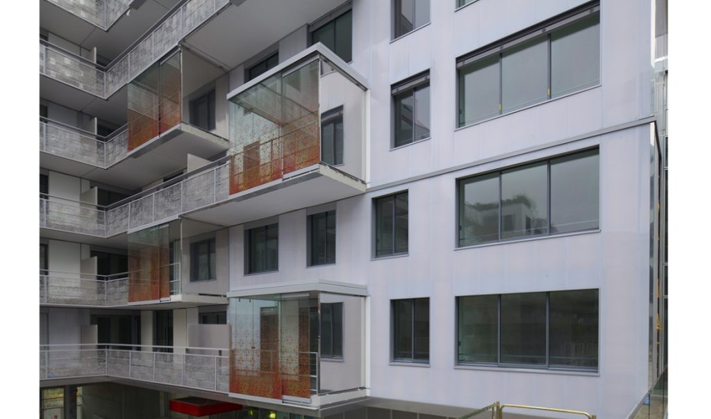 Por qué los edificios se benefician utilizando sistemas de fachada ventilada?